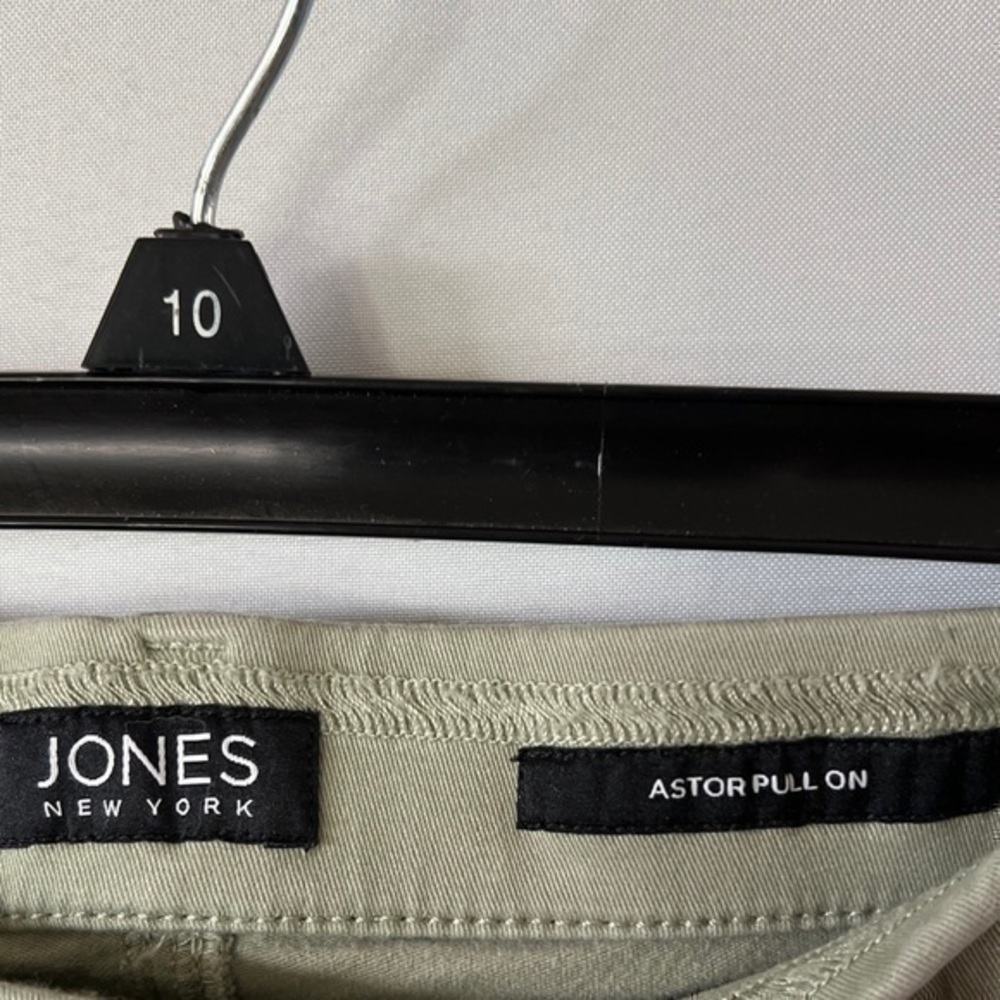 JONES New York 'Astor Pull On' Capri Pants Women's Sz 4 Lite Green Stretch. - Picture 5 of 6